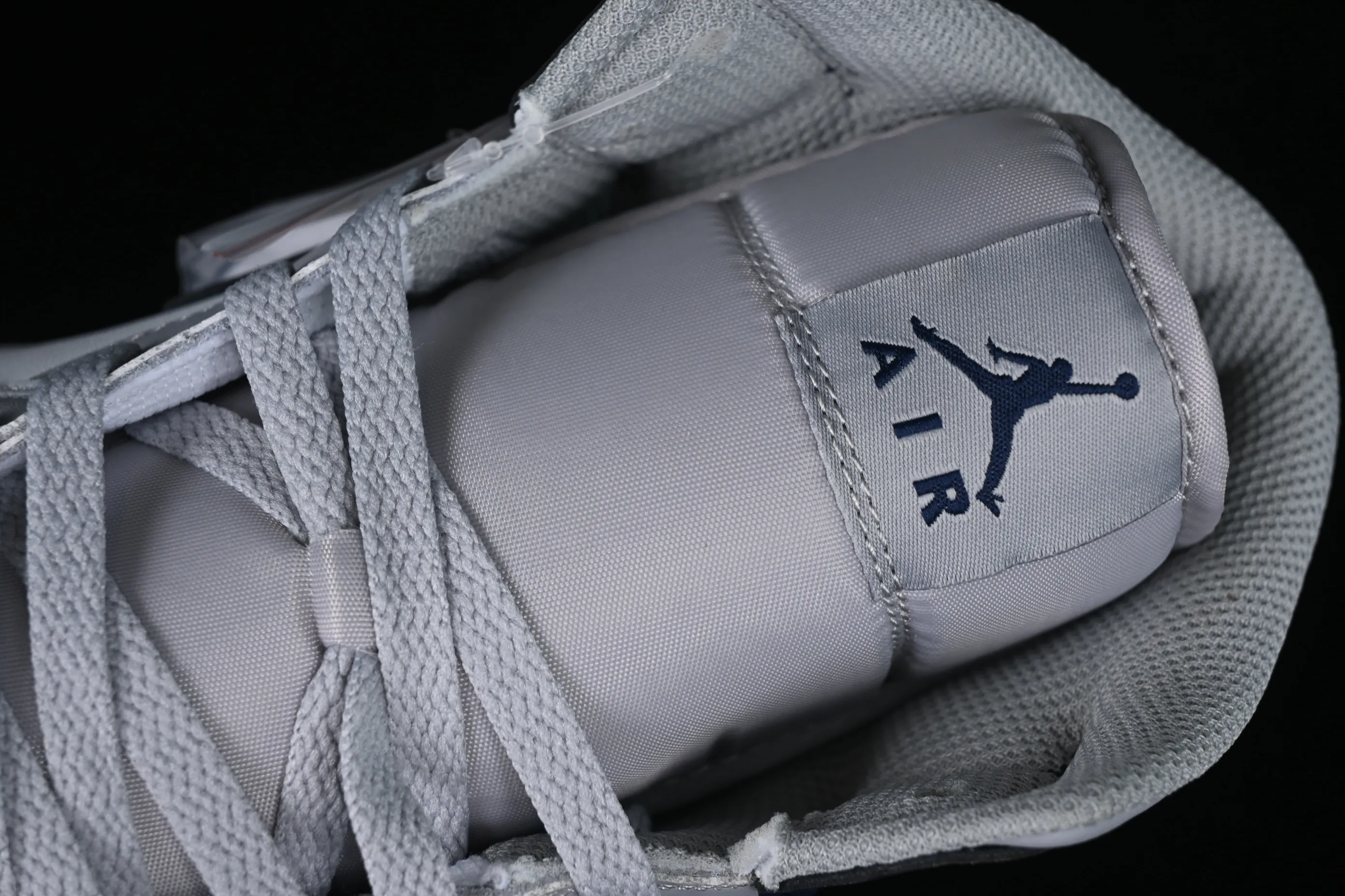All categories Air Jordan Jordan series basketball shoes Air Jordan 1 Mid Air Jordan 1 Mid AJ1 Joe 1 gray blue Zhongbang basketball shoes DQ8426-104